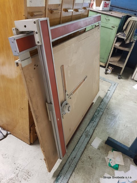 Rýsovací prkna - tabule 1550x1020 (Rysovaci prkna - tabule 1550x1020 (4).jpg)